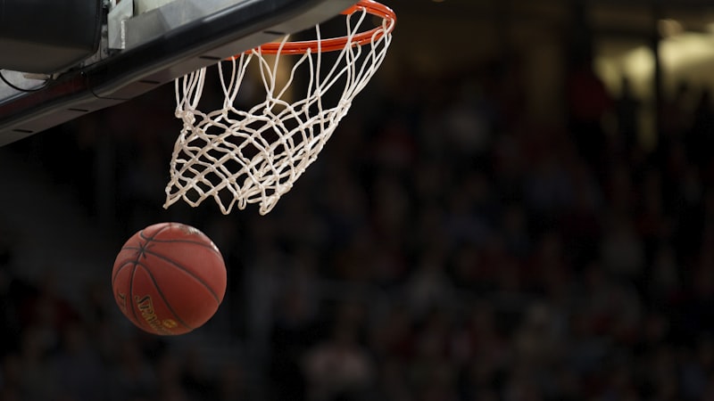 NBA季后赛篮球比赛直播画面
